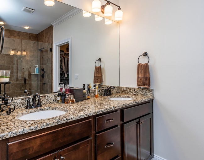 Building Photo - Beautiful Beaumont townhome – $3,000/Month