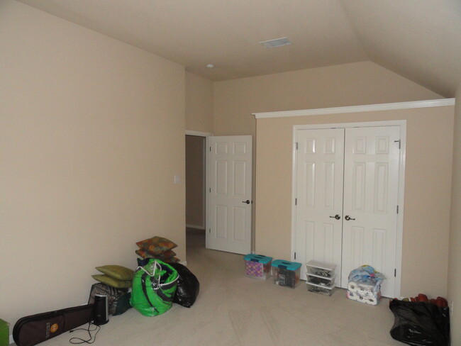 Building Photo - 10024 Lisi Anne Dr
