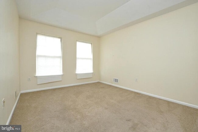 Building Photo - 328 Helen Dr