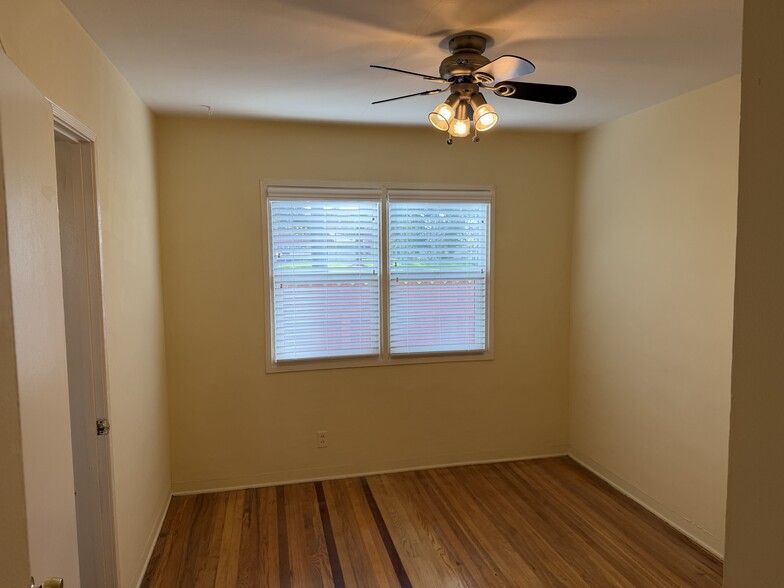 Building Photo - 248 Glover Ave