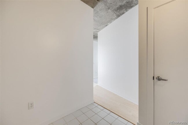 Building Photo - 275 S Harrison St