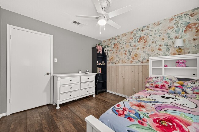 Building Photo - 23011 Fox Hunt Dr