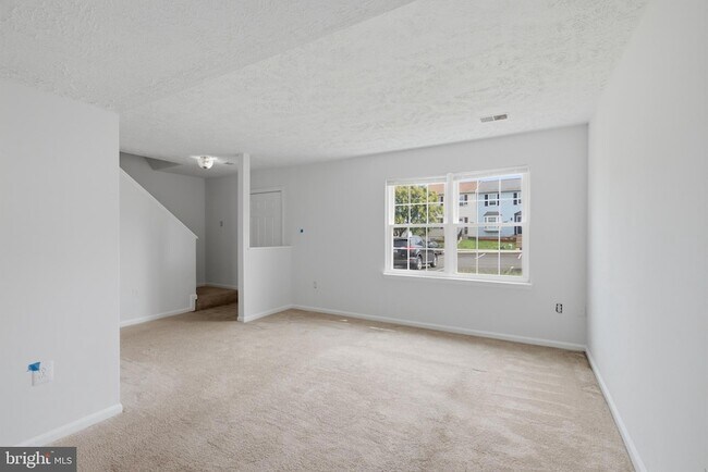 Building Photo - 8635 Reinecke Ct