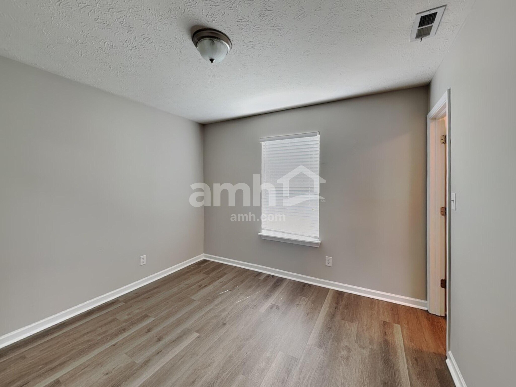 Building Photo - 1151 Fiesta Dr