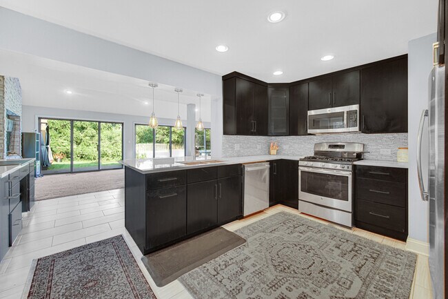 Building Photo - 23327 Wildwood Ln