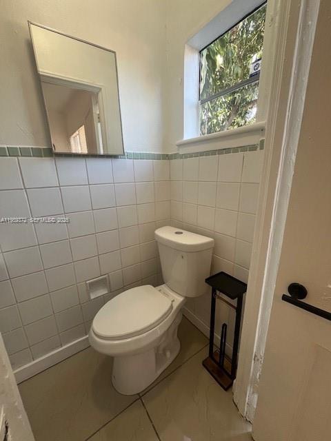 Building Photo - 2475 NE 184th Terrace