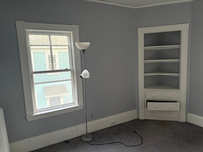 Building Photo - 5 Lothrop St