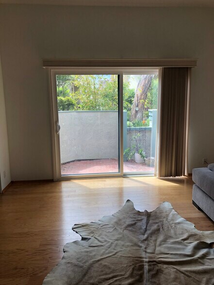 Building Photo - 3312 Caminito Eastbluff