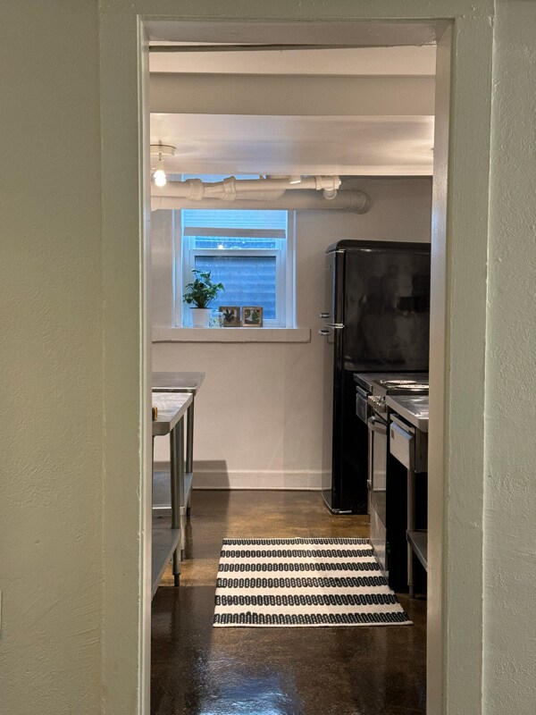 Building Photo - 1568 Vine St