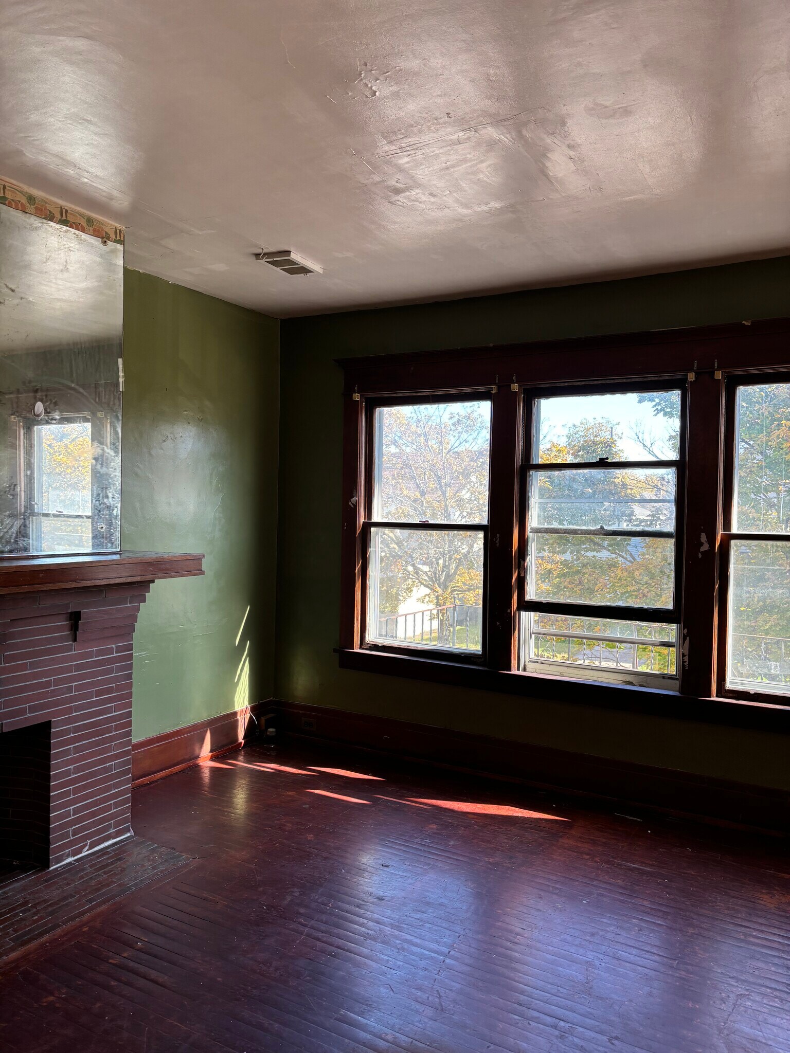 Building Photo - 90 Hoyt St