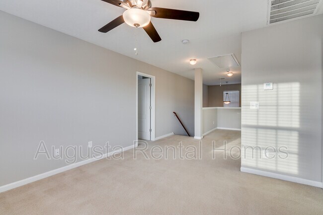 Building Photo - 733 Keyes Dr