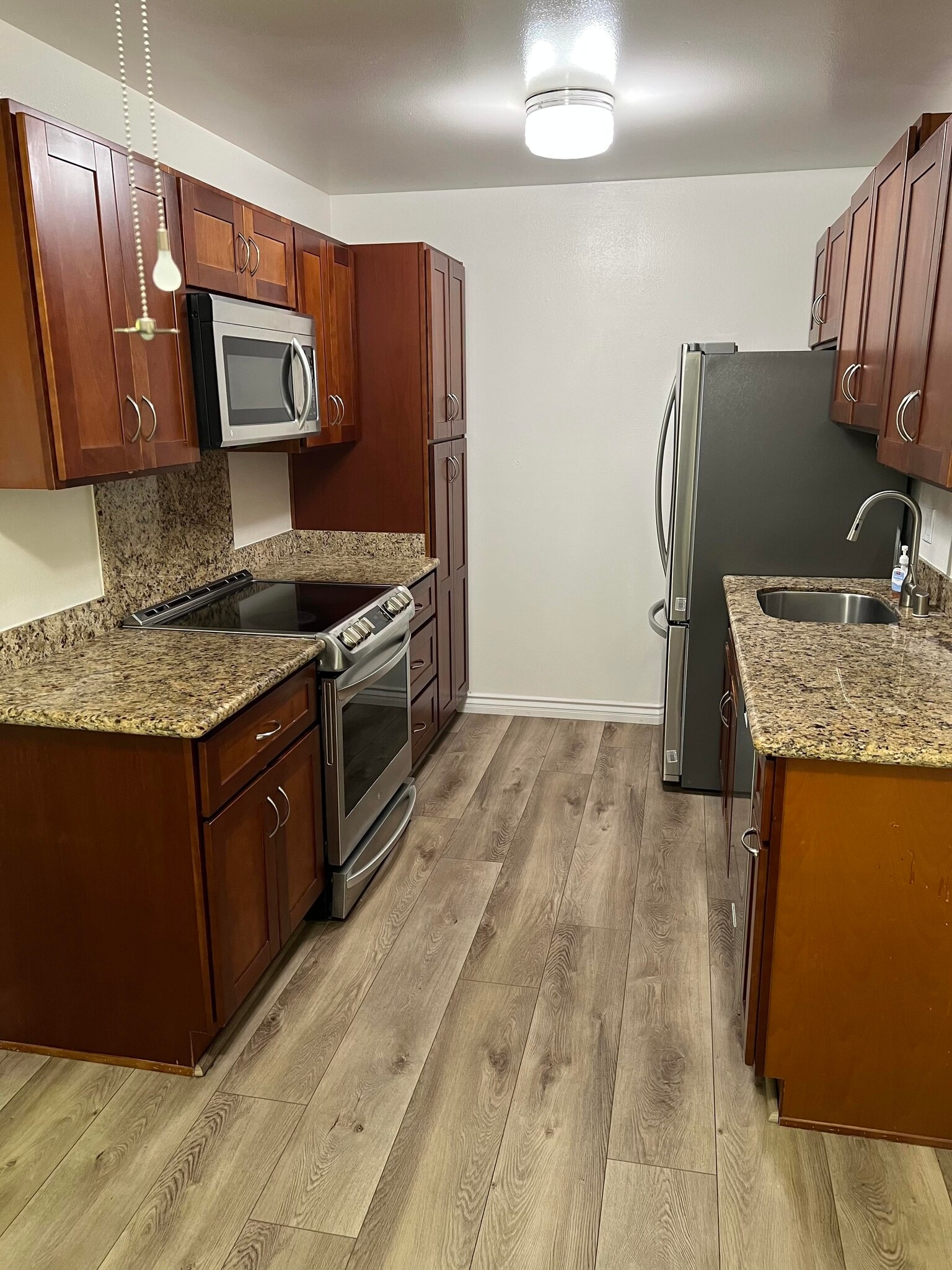 Kitchen - 1493 Marchbanks Dr