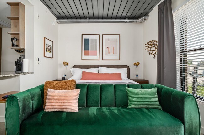 Building Photo - Midtown Studio for $1,120 – Walkable & Stylish