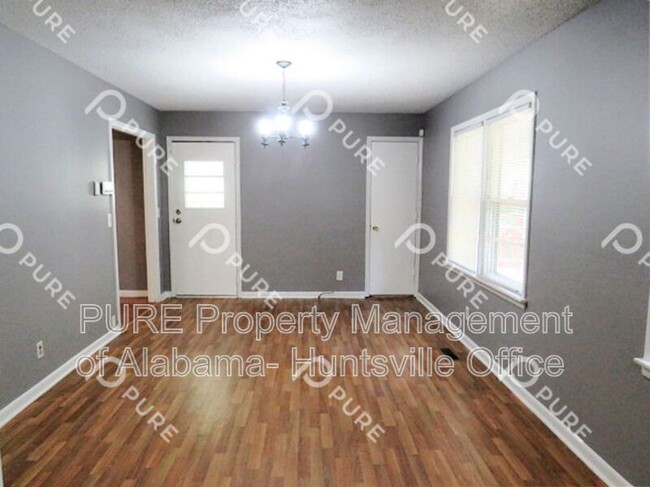 Building Photo - 5002 Ortega Cir NW