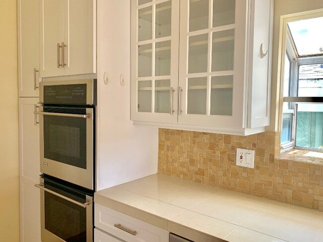 Building Photo - 1642 Harper Ave