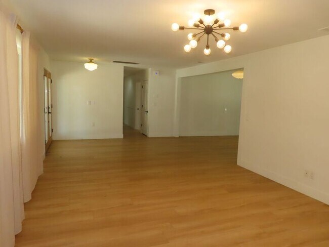 Building Photo - 29710 Vallejo Ave