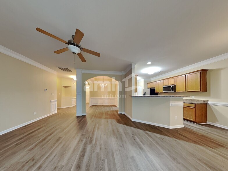 Building Photo - 5279 Crosswinds Rd