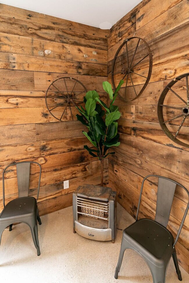 Building Photo - 8442 E McNelly Rd