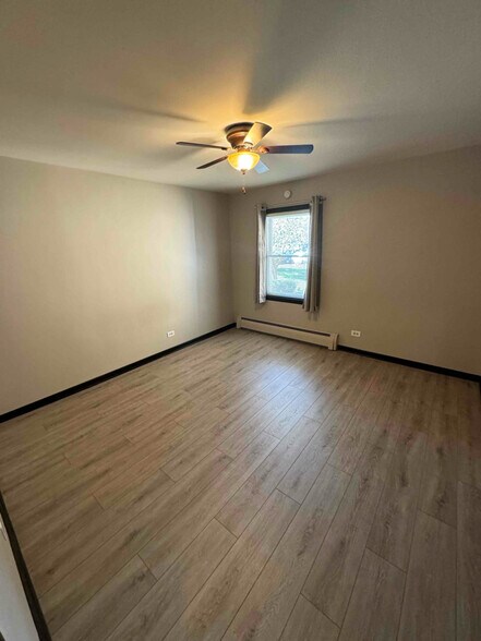 Building Photo - 5916 N Odell Ave