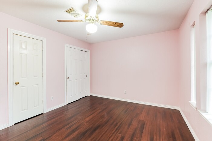 Building Photo - 326 Dunford Ct