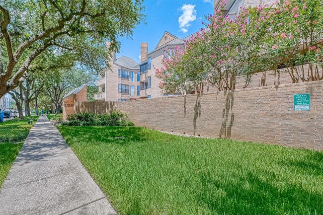 Building Photo - 5210 Weslayan St