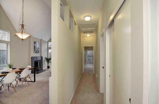 Building Photo - South Davis Charming Home