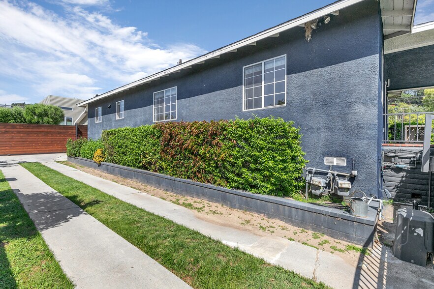 Building Photo - 2347 Moss Ave