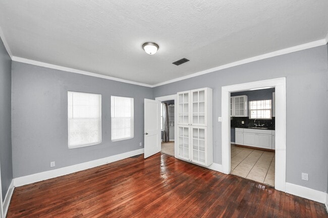 Building Photo - 3319 Holman St