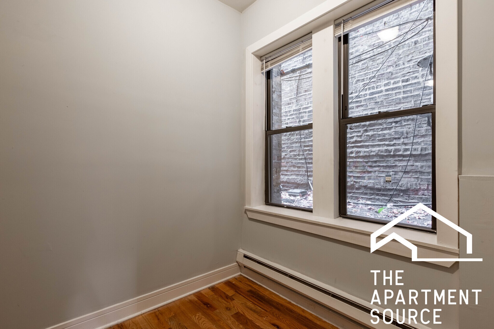 Building Photo - 4631 N Paulina St