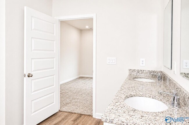Building Photo - 118 Betty Williams Dr