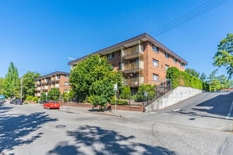 Building Photo - Jackson Manor