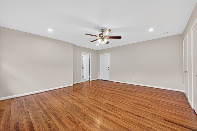 Building Photo - 7223 Alderney Dr