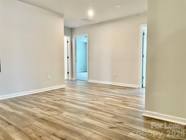 Building Photo - 3174 Laurel Brk Dr