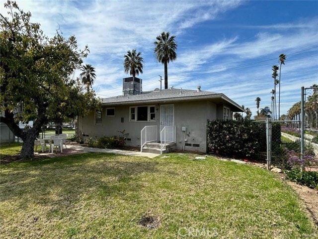 Building Photo - 696 E Cypress Ave