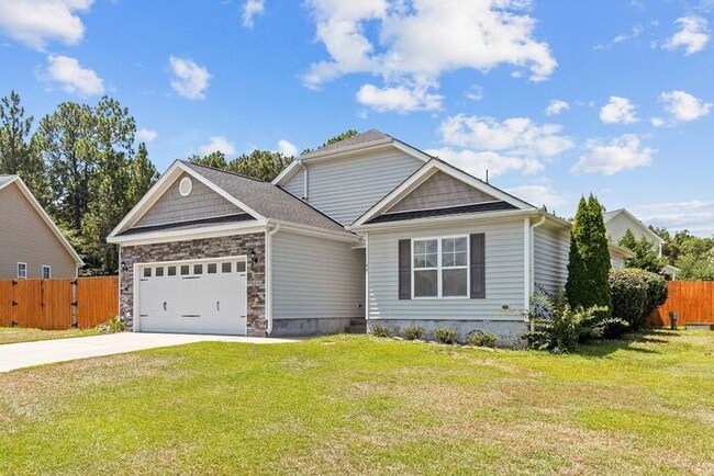 Building Photo - Well-Maintained 3 Bedroom, 2 Bath Home