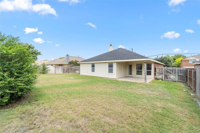 Building Photo - 9825 Tyler Dr