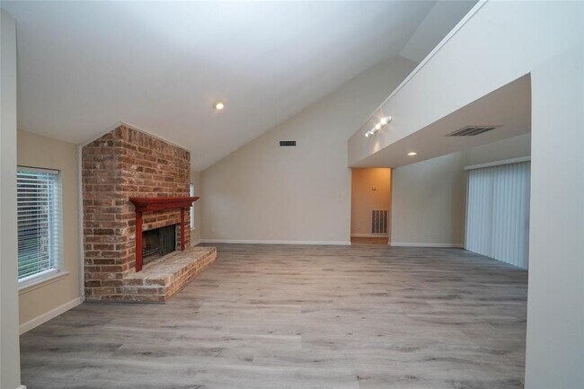 Building Photo - 5407 Oakhaven Ln