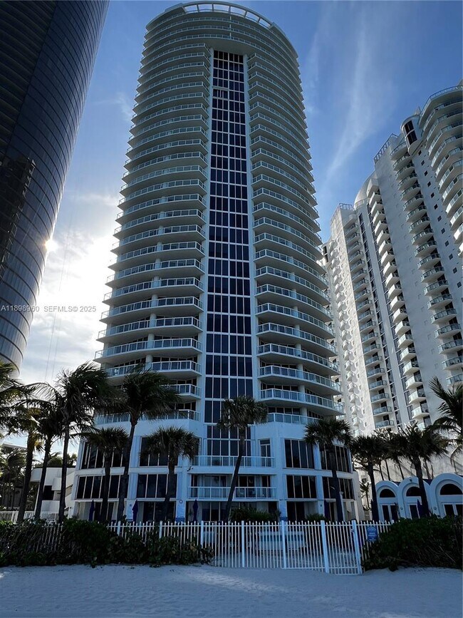 Building Photo - 18671 Collins Ave