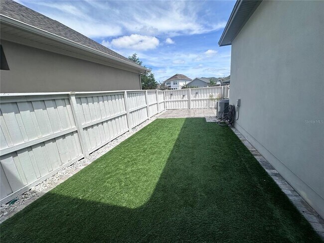 Building Photo - 9319 Richet Pl