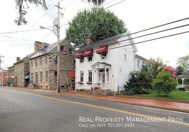 Building Photo - 125-O Clubhouse Dr SW Unit-4