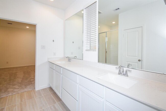 Building Photo - 6307 Serenity View Ln