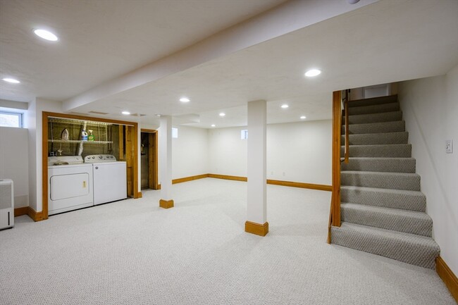 Building Photo - 25 Bayberry Ln