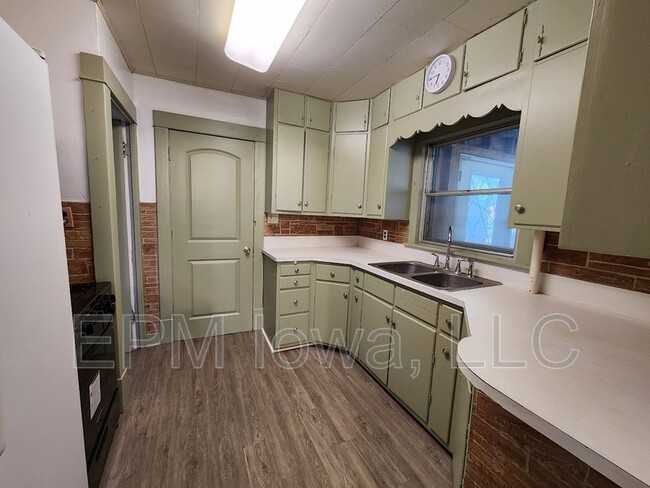 Building Photo - 1126 Columbia St