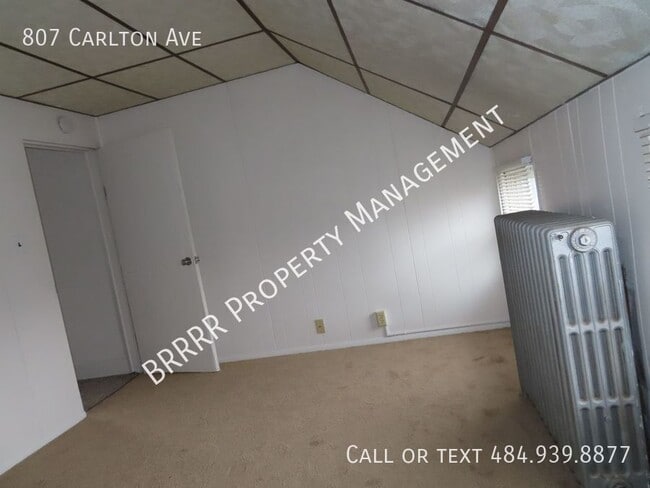 Building Photo - 807 Carlton Ave