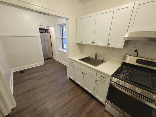 Building Photo - 1624 Washington St