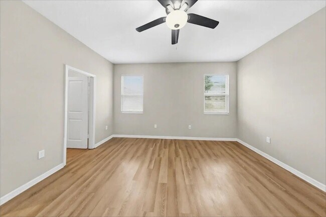 Building Photo - 14237 Seranoa Dr