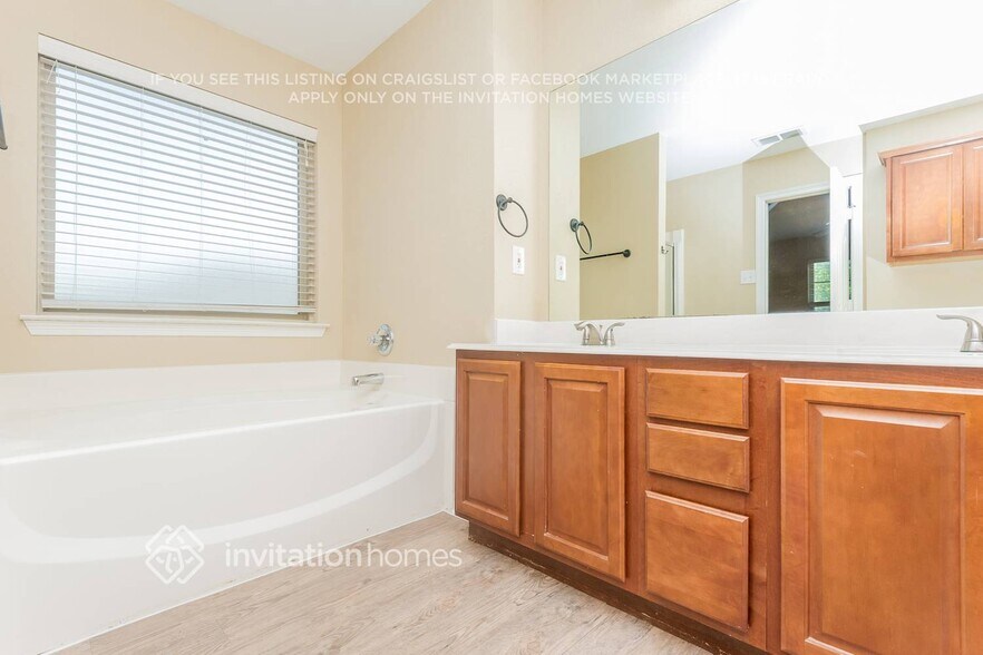 Building Photo - 2206 Brandy Dr