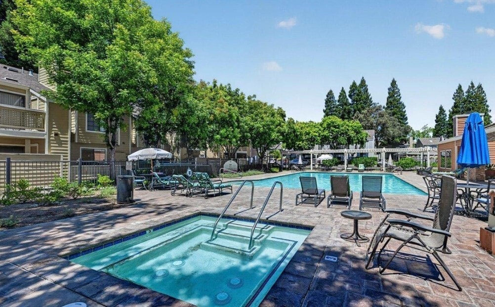 Pool - 364 Eastridge Dr