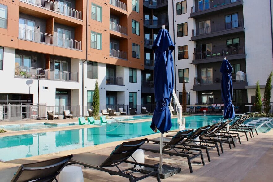 Building Photo - 9127 Research Blvd