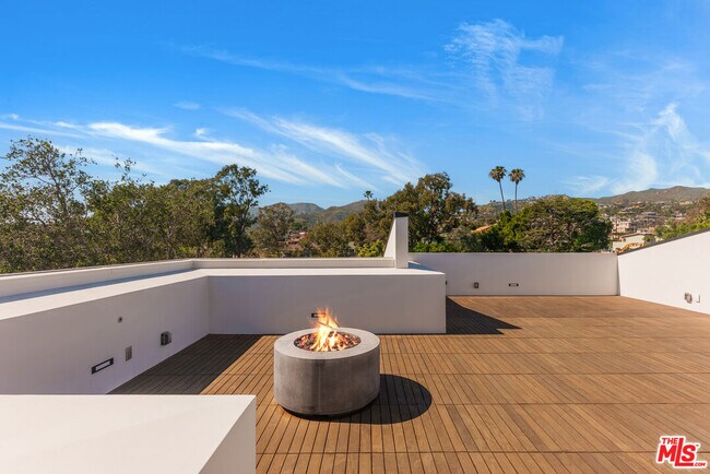 Building Photo - 382 Aderno Way